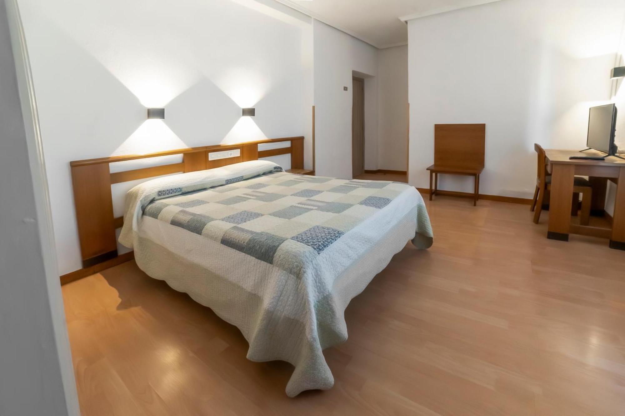 Hotel Pedro Torres Cuenca  Bagian luar foto