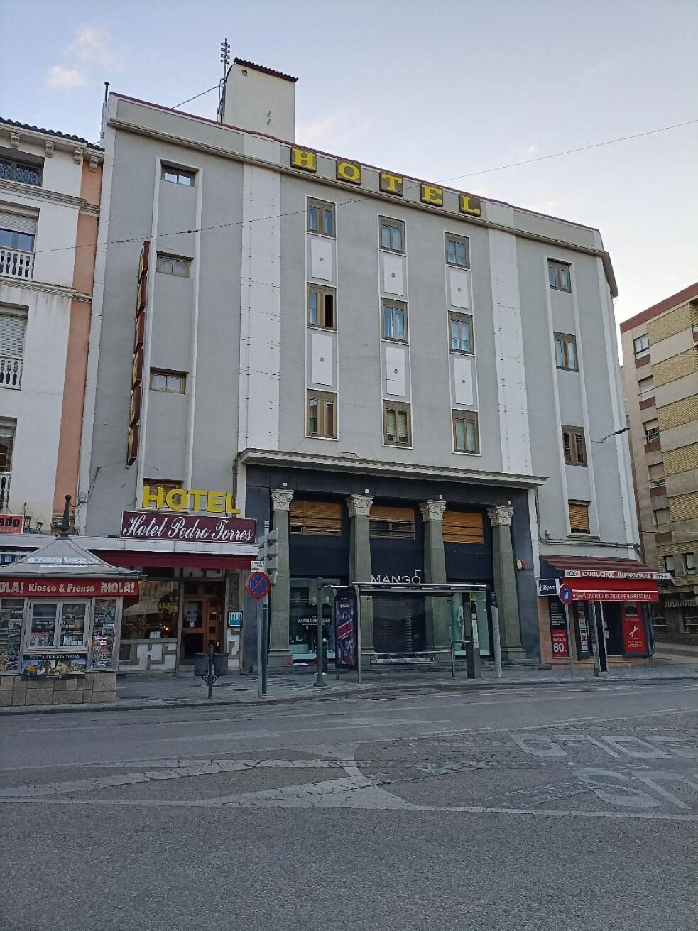 Hotel Pedro Torres Cuenca  Bagian luar foto