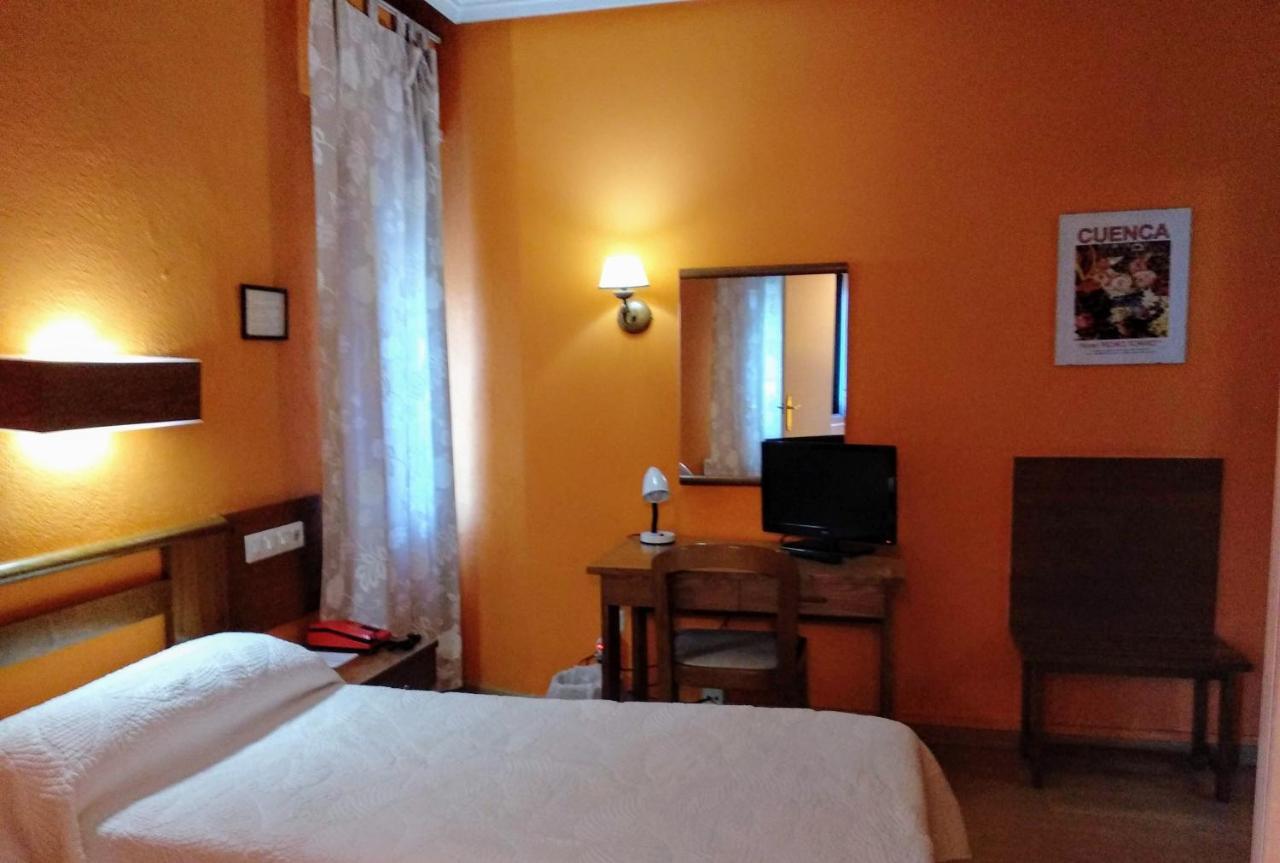 Hotel Pedro Torres Cuenca  Bagian luar foto